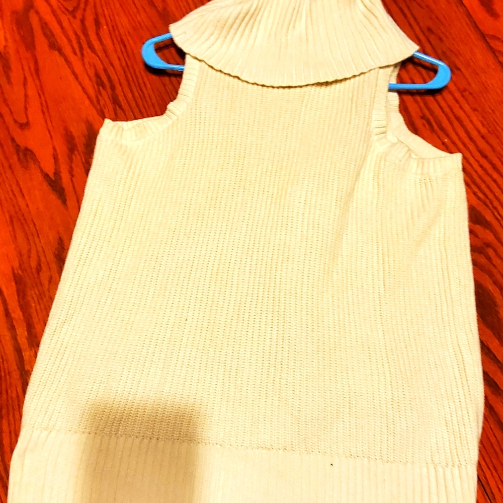 Super Cute Banana Republic Cable Knit Sweater